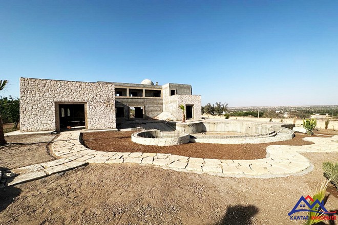 villa semi finie avec piscine sur la route de Marrakech 2