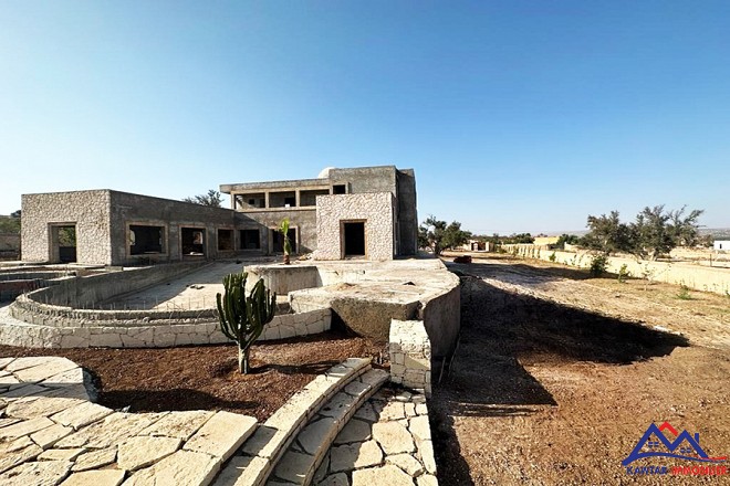 villa semi finie avec piscine sur la route de Marrakech 12