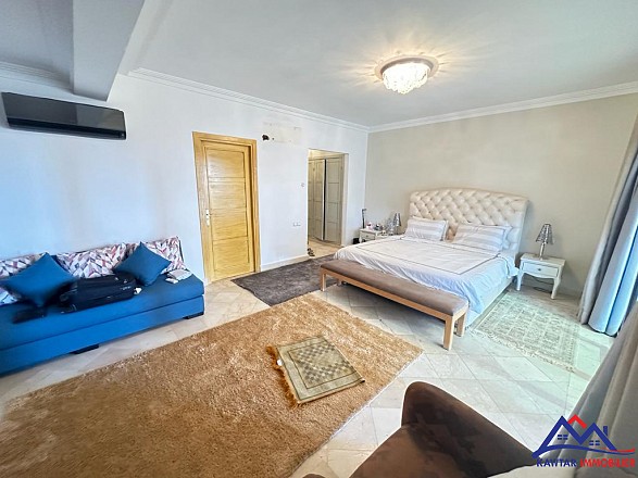 PRESTIGIEUSE VILLA 38