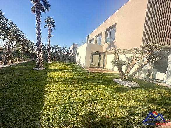 SUPERBE VILLA  2