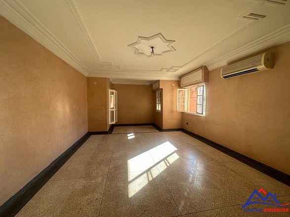 Appartement spacieux à rénover à Gueliz 1