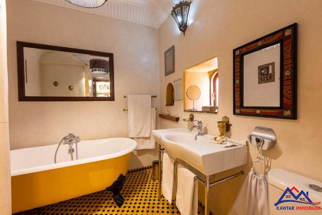 Riad Maison d'Hôtes à Vendre à Bab Doukalla 29