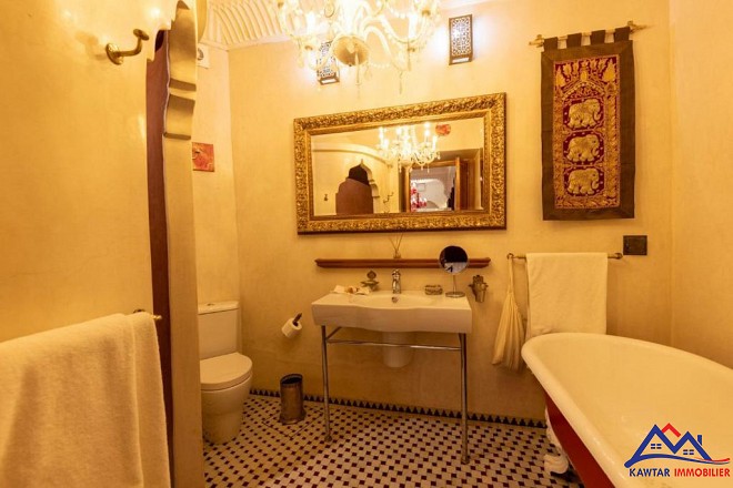 Riad Maison d'Hôtes à Vendre à Bab Doukalla 9