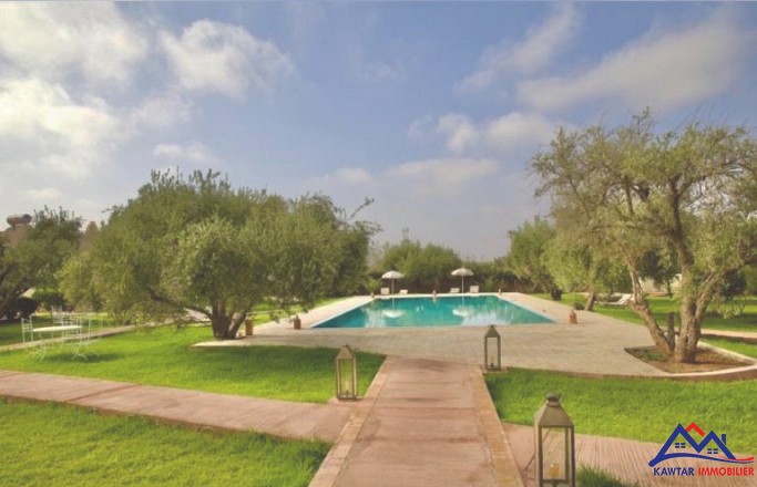 Domaine d’Exception à Usage Touristique – À Vendre Route de Ouarzazate 1