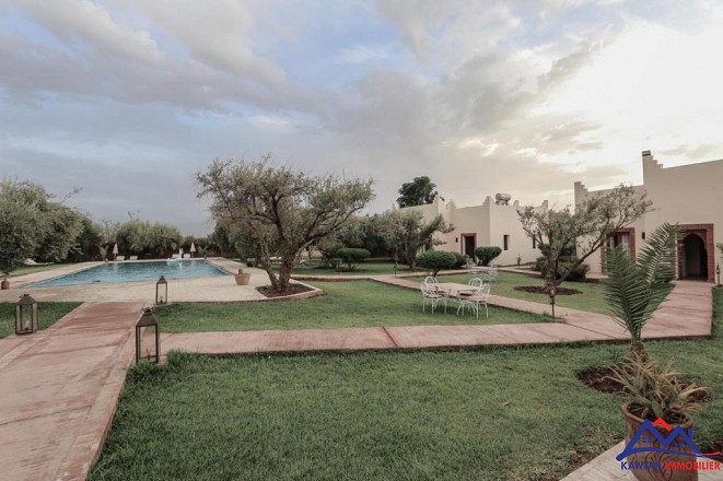 Domaine d’Exception à Usage Touristique – À Vendre Route de Ouarzazate 6