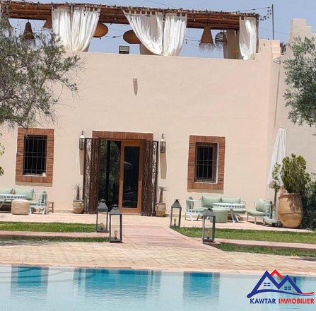 Domaine d’Exception à Usage Touristique – À Vendre Route de Ouarzazate 11
