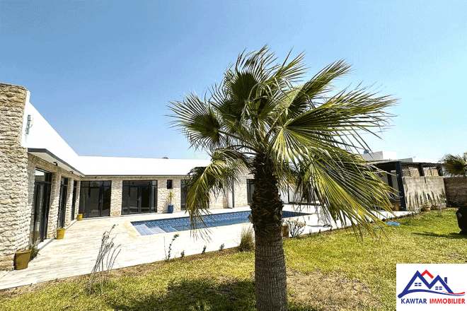 À vendre : Élégante villa de caractère sur un terrain généreux de 2 396 m² – cadre paisible et prestations complètes 3