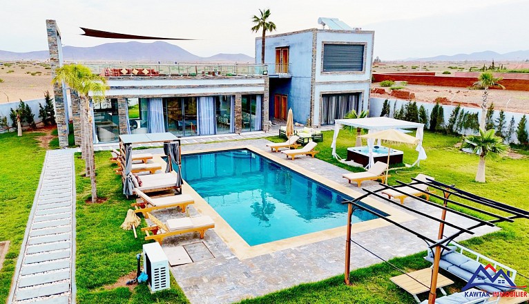 VILLA A VENDRE - ROUTE DE CASA 1