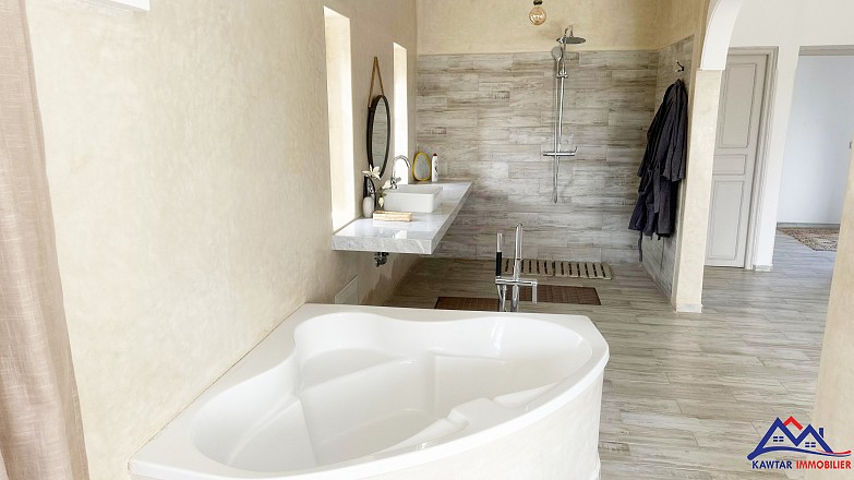 Somptueuse villa à vendre sur la - Route de Fès 25