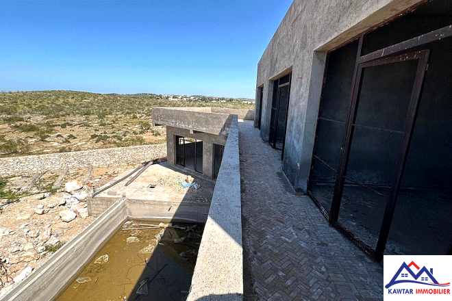 Villa Titrée Semi-Finie à Vendre – Terrain 1000 m² / Surface Habitable 240 m² 1