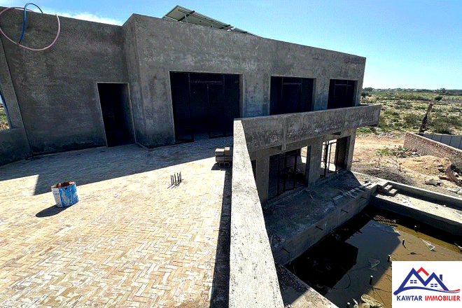 Villa Titrée Semi-Finie à Vendre – Terrain 1000 m² / Surface Habitable 240 m² 3