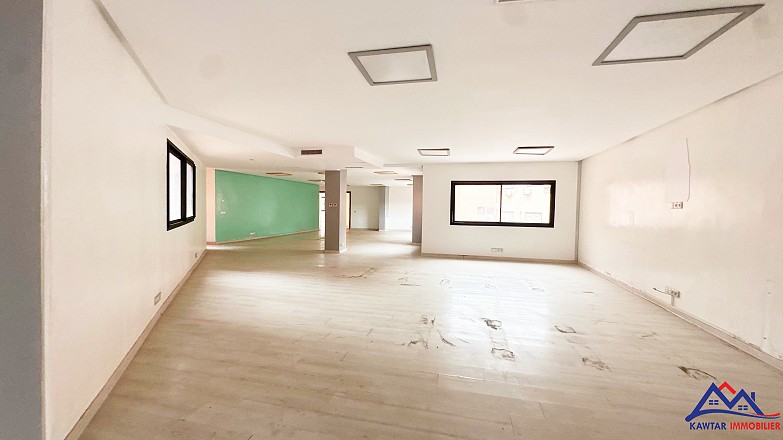 À Louer – Grand Bureau au Cœur de Guéliz – Vue sur l’Avenue Mohammed V 3