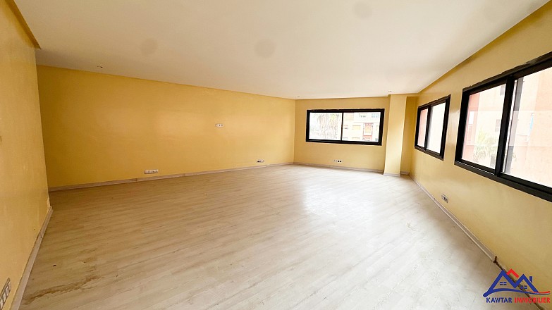 À Louer – Grand Bureau au Cœur de Guéliz – Vue sur l’Avenue Mohammed V 5