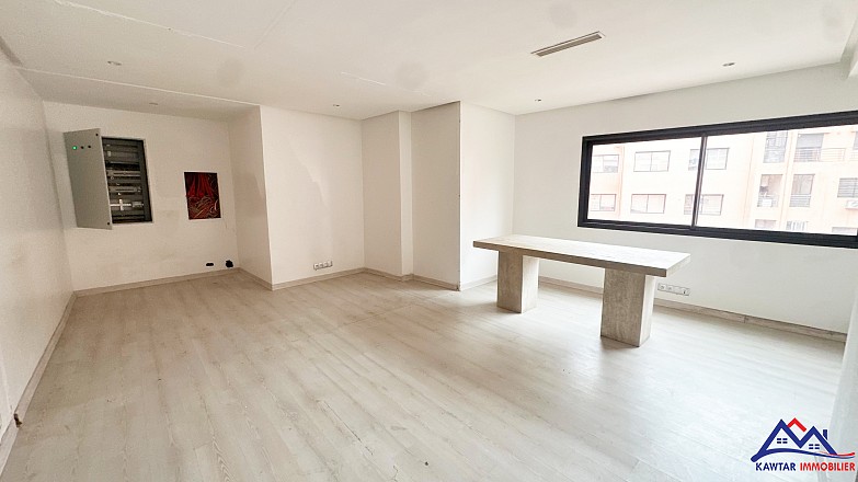 À Louer – Grand Bureau au Cœur de Guéliz – Vue sur l’Avenue Mohammed V 9