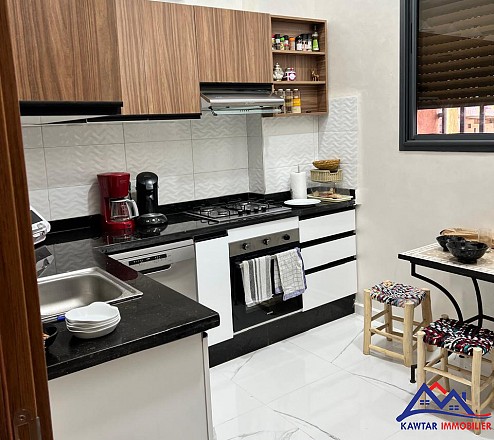 DUPLEX SPACIEUX AVEC COUR PRIVATIVE – VICTOR HUGO 13