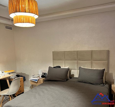 DUPLEX SPACIEUX AVEC COUR PRIVATIVE – VICTOR HUGO 10