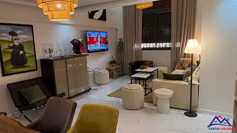 DUPLEX SPACIEUX AVEC COUR PRIVATIVE – VICTOR HUGO 1