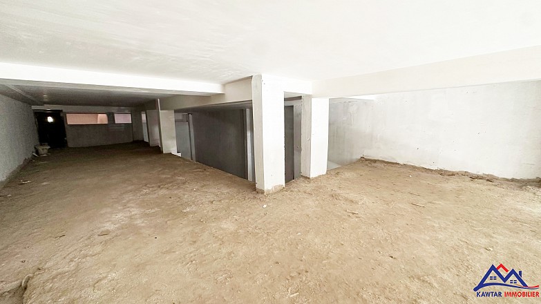A VENDRE - Local Commercial à Guéliz  2