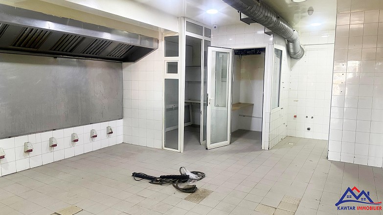 LOCAL COMMERCIAL À LOUER – VICTOR HUGO 7