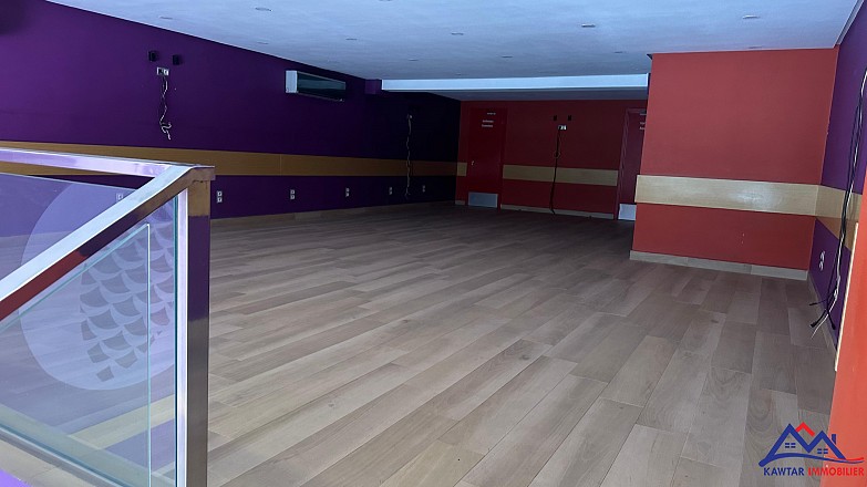 LOCAL COMMERCIAL À LOUER – VICTOR HUGO 5