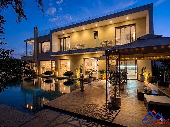 SUPERBE VILLA  2