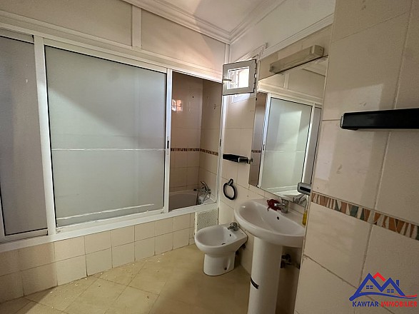 À VENDRE – Appartement à Rouidate 11