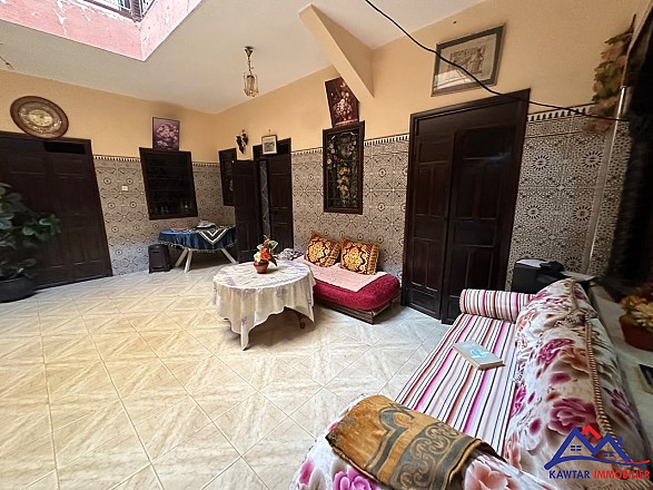 Grand riad titré à rénover à vendre – Quartier Kasbah 3