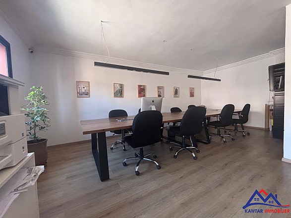 Bureau équipé à céder – Derrière Carré Éden 2