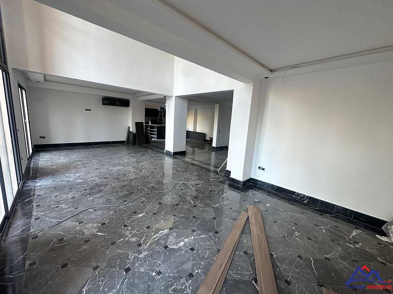 Duplex Non-Meublé à Louer – Hivernage – 