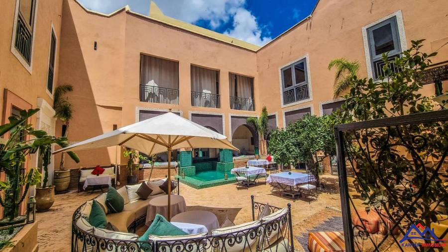 Riad d'Exception à Vendre - Emplacement Privilégié 